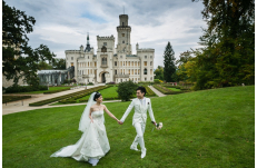 Wedding in Prague Hluboka Castle