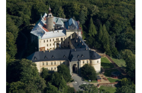 Wedding in Prague Romantic Castles - Zbiroh Castle